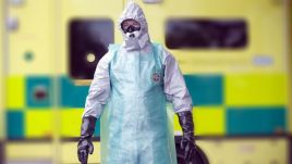 Kolejna ofiara eboli w Europie. W Lipsku zmarł zarażony nią pacjent