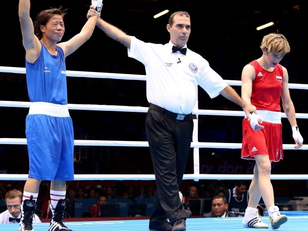 Mary Kom cieszy się po pokonaniu Karoliny Michalczuk (fot. Getty Images)