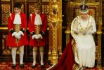 Królowa Wielkiej Brytanii jest nie tylko głową państwa i kościoła, ale także zwierzchnikiem sił zbrojnych (fot. PAP/EPA)