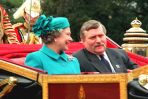 Podczas wizyty Lecha Wałęsy w Wielkiej Brytanii (fot. PAP)