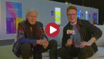 Johnny Logan w rozmowie z Mateuszem Szymkowiakiem na 68. Konkursie Eurowizji (fot. TVP)