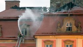 Pożar na zamku Książ. Spłonęła część dachu