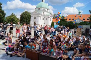 prezentowane-spektakle-sa-przeznaczone-dla-mlodych-i-doroslych-widzow