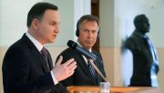 Prezydent Andrzej Duda (L) i dyrektor Instytutu Olav Njolstad (P) podczas wystąpienia w Norweskim Instytucie Noblowskim (fot. PAP/Paweł Supernak)