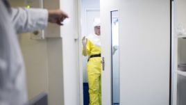 Amerykanie nie radzą sobie z ebolą? Kolejne zakażenie u pracownika szpitala