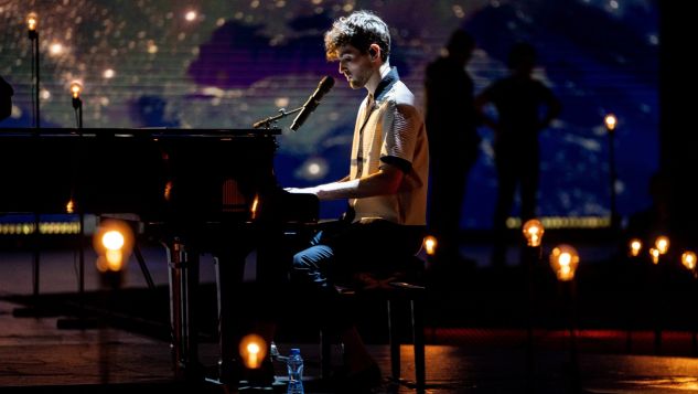 Triumfator 64. Konkursu Piosenki Eurowizji – Duncan Laurence – zaśpiewał swój nowy singiel „Someone Else” (© EBU / Kris Pouw)