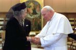 Brytyjską królową łączą także dobre stosunki z Watykanem (fot. STR/PAP)