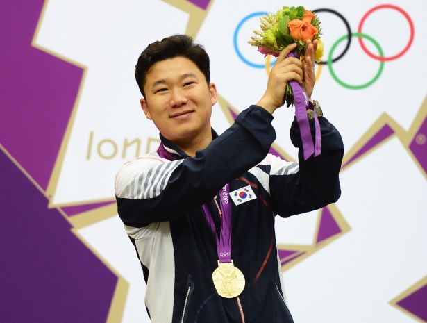 Jin Jongoh zdobył drugi złoty medal na igrzyskach w Londynie(fot. Getty Images)