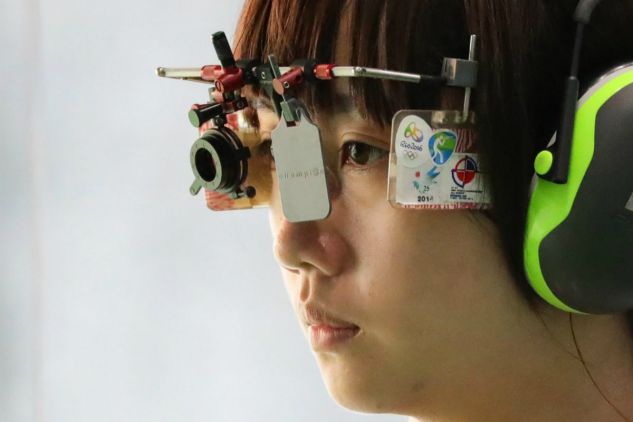 Koncentracja na strzelnicy – Akiko Sato (fot. PAP)