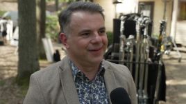 Rafał Szałajko, aktor znany z roli Wiesława Kurka w serialu „Leśniczówka”. Fot. TVP