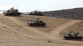 Tureckie czołgi w pełnej gotowości. Czekają na granicy z Syrią