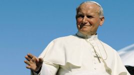 Święty Jan Paweł II z wielką odwagą i miłością nauczał wiary i miłosierdzia (fot. PAP)