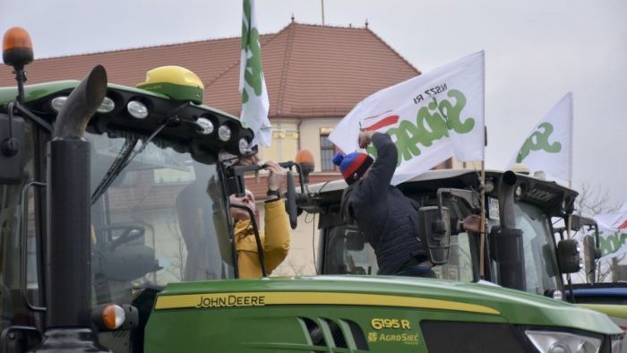 Pola widzenia o protestach rolników Telewizja Polska SA