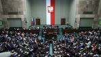 Parliament passes amendment to law on aid to Ukrainians