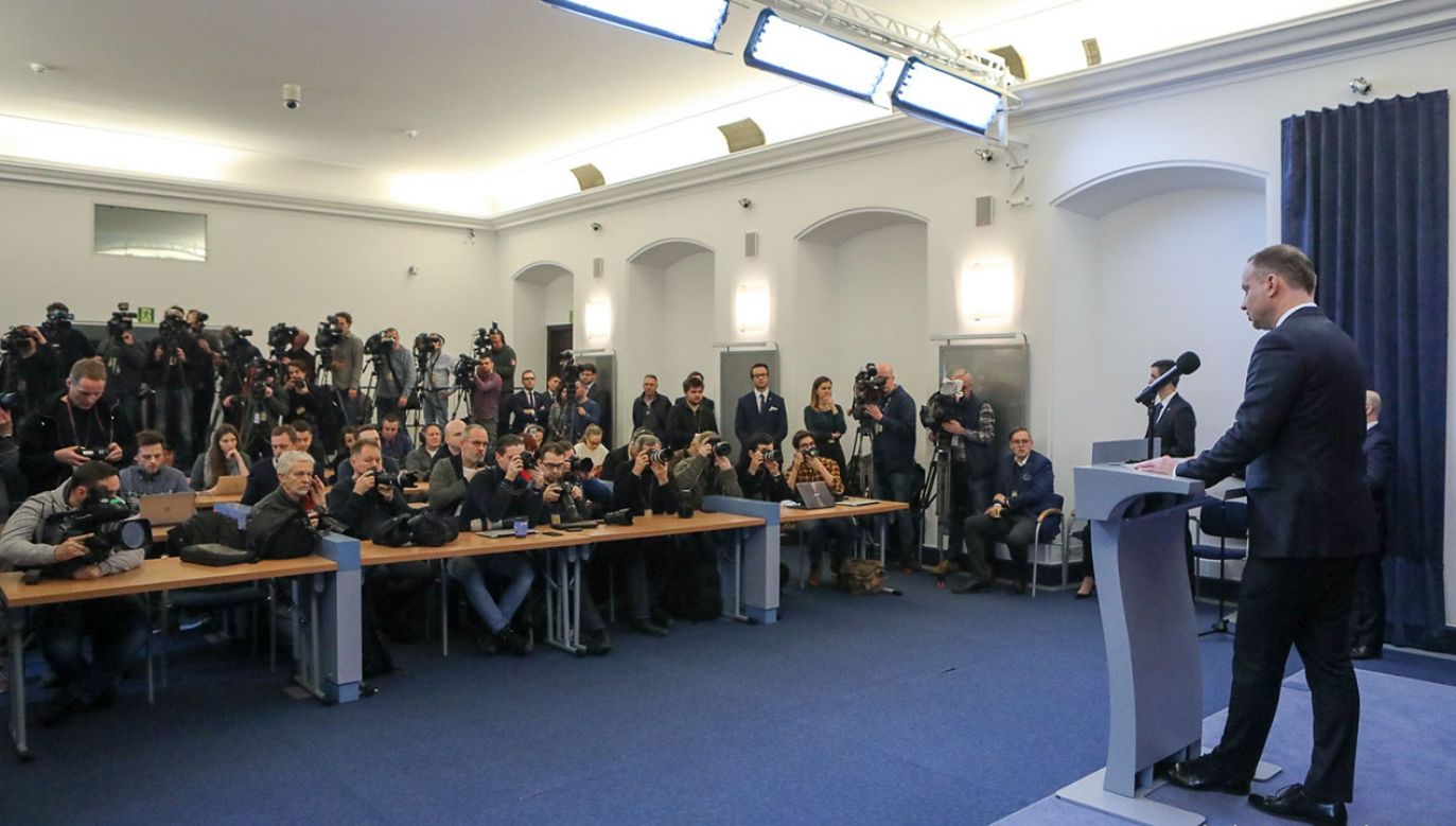 Dla mnie niezwykle ważne jest to, abyśmy my ‒ jako Polacy, państwo polskie, naród polski ‒ nie byli pomawiani o udział w Holokauście - mówił Prezydent Andrzej Duda (fot. Jakub Szymczuk/KPRM)