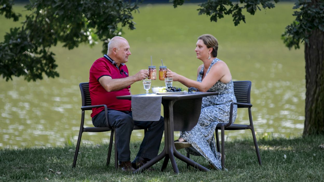 Mniej zdecydowany jest Jan. Mimo deklaracji, że Małgosia jest jego faworytką, nie chce odprawić pozostałych kandydatek, co nie podoba się kobiecie (fot. TVP)