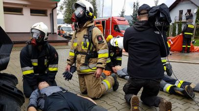 Przyglądamy się pozorowanej akcji ratowniczej i poszukiwawczej