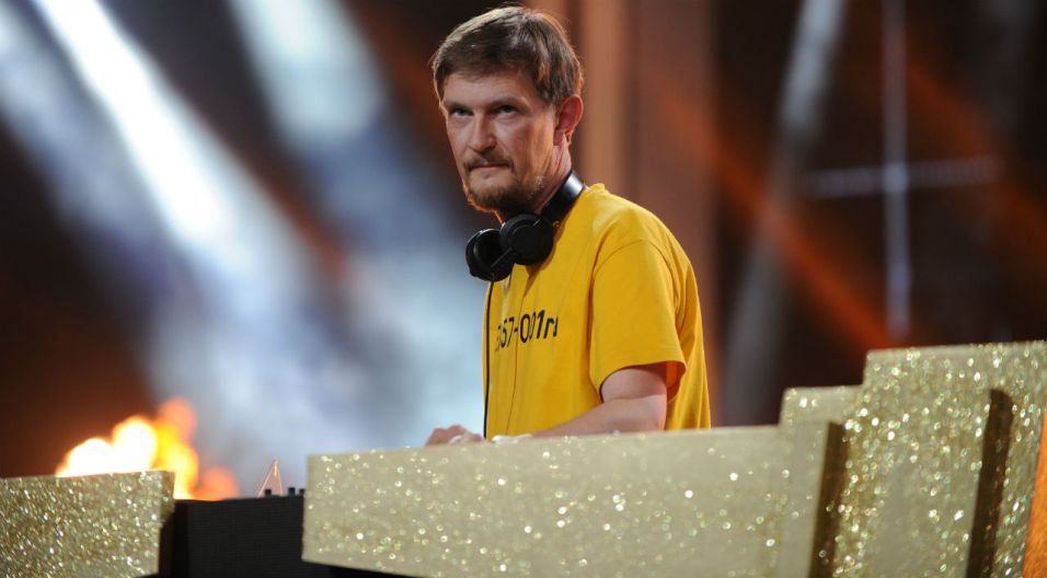 Koncert zakończył się występem Maćka Sienkiewicza – DJ-a, producenta, wydawcy, założyciela wytwórni Father And Son Records And Tapes (fot. N. Młudzik/TVP)