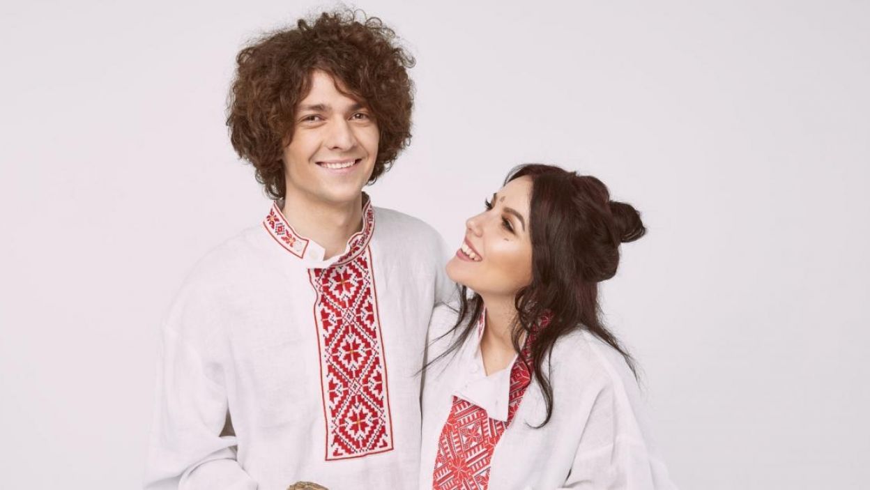Naviband, Białoruś, Artem i Ksenia zaśpiewają utwór „Story of my life”. W tym duecie Ksenia opisywana jest jako „pocisk”, a Artem jest podobno „spokojny i zrównoważony” (fot. Eurovision.tv)