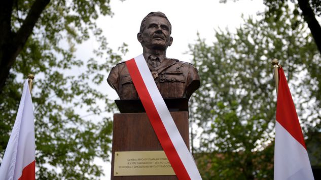 Odsłonięcie na warszawskim Żoliborzu pomnika gen. Stanisława Sosabowskiego - twórcy i dowódcy 1. Samodzielnej Brygady Spadochronowej (fot. PAP/Jacek Turczyk)