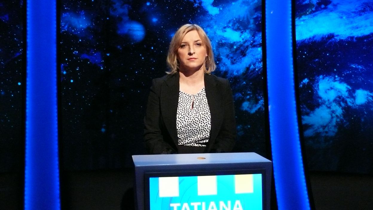 Pani Tatiana gotowa w skupieniu oczekuje rozgrywki 16 odcinka 110 edycji