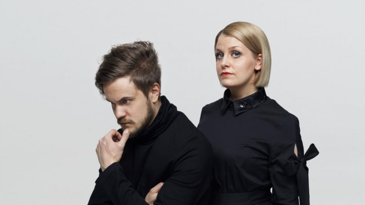 Norma John, Finlandia, Lasse i Leena zaśpiewają piosenkę „Blackbird” (fot. Eurovision.tv)