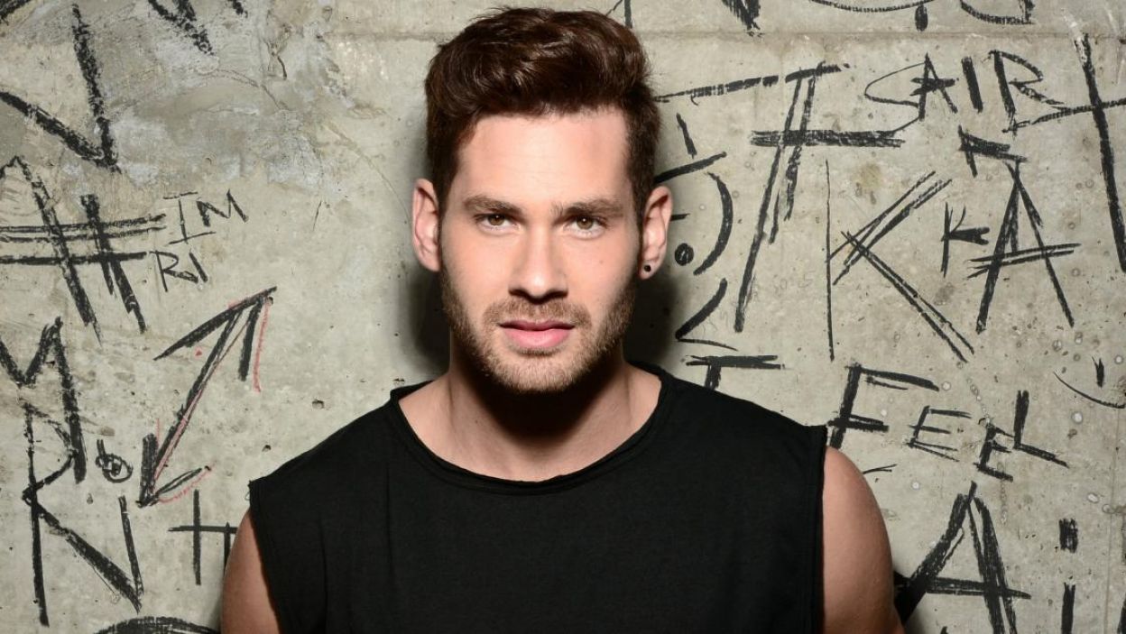 IMRI, Izreael, dwa razy występował na Eurowizji jako wsparcie, teraz sam stanie w świetle reflektorów. Jego piosenka to „Feels Alive” (fot. Eurovision.tv)