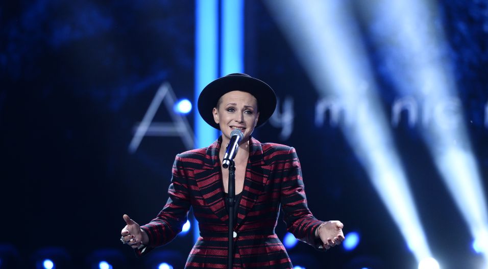 Wiersz Juliana Tuwima „Tomaszów” z muzyką Zygmunta Koniecznego śpiewała kiedyś Ewa Dermarczyk; teraz wykonała go Natalia Sikora (fot. Jan Bogacz/TVP)