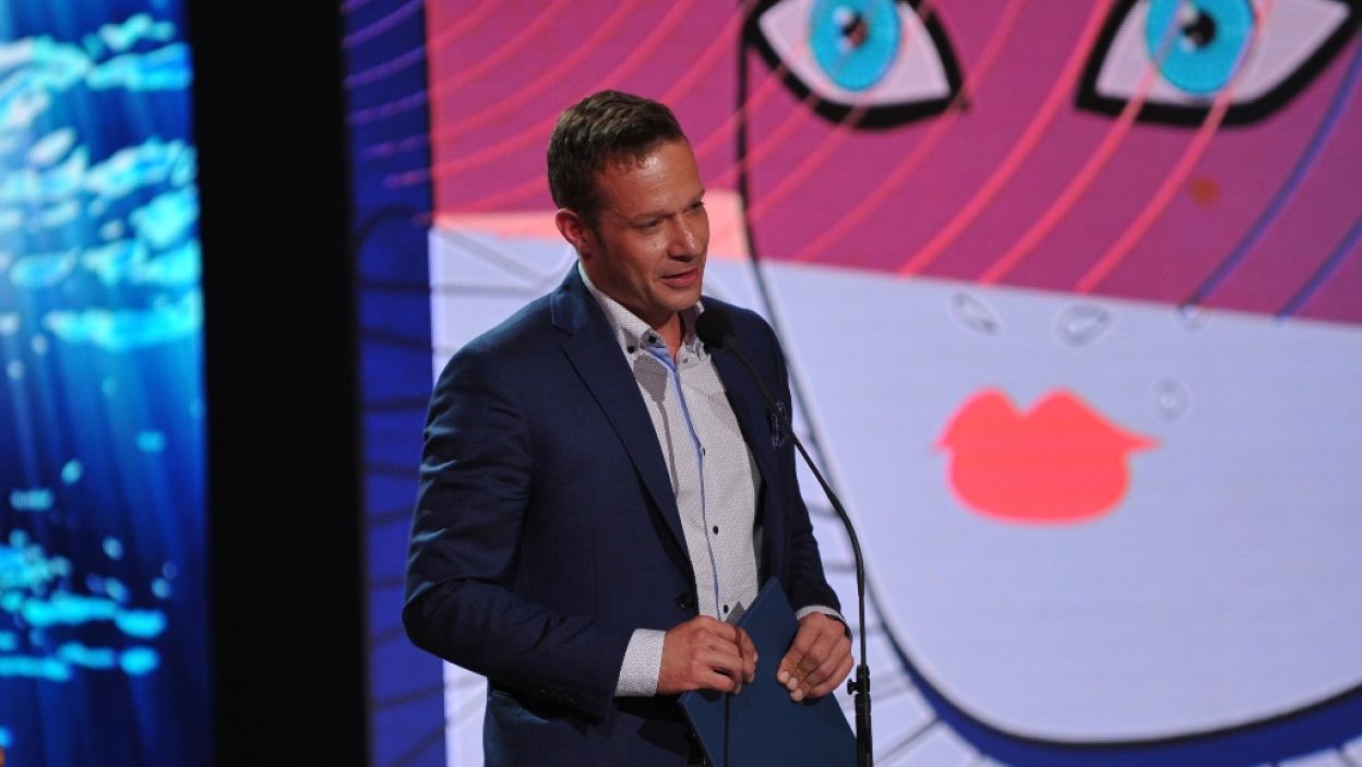 Za Twórczą Realizację Telewizyjną Spektaklu Teatralnego nagrodzony został Jan Englert. Z powodu nieobecności artysty, w jego imieniu, nagrodę odebrał. Grzegorz Małecki (fot. N. Młudzik/TVP)