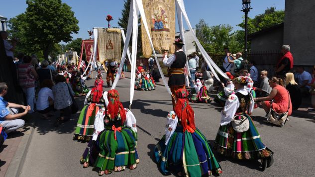 Procesja Bożego Ciała w Łowiczu (fot. PAP/Grzegorz Michałowski)