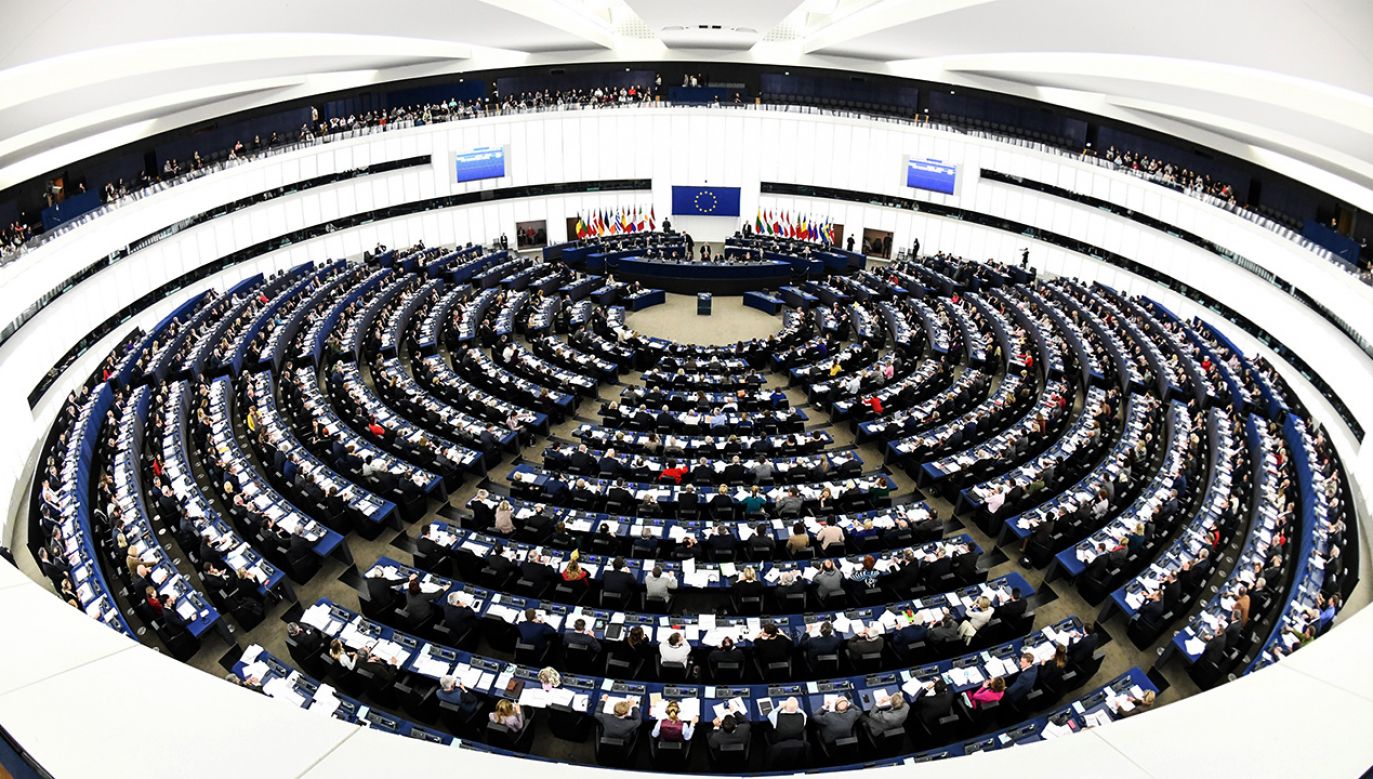 Sala Parlamentu Europejskiego w Strasburgu (fot. PAP/ EPA/PATRICK SEEGER)
