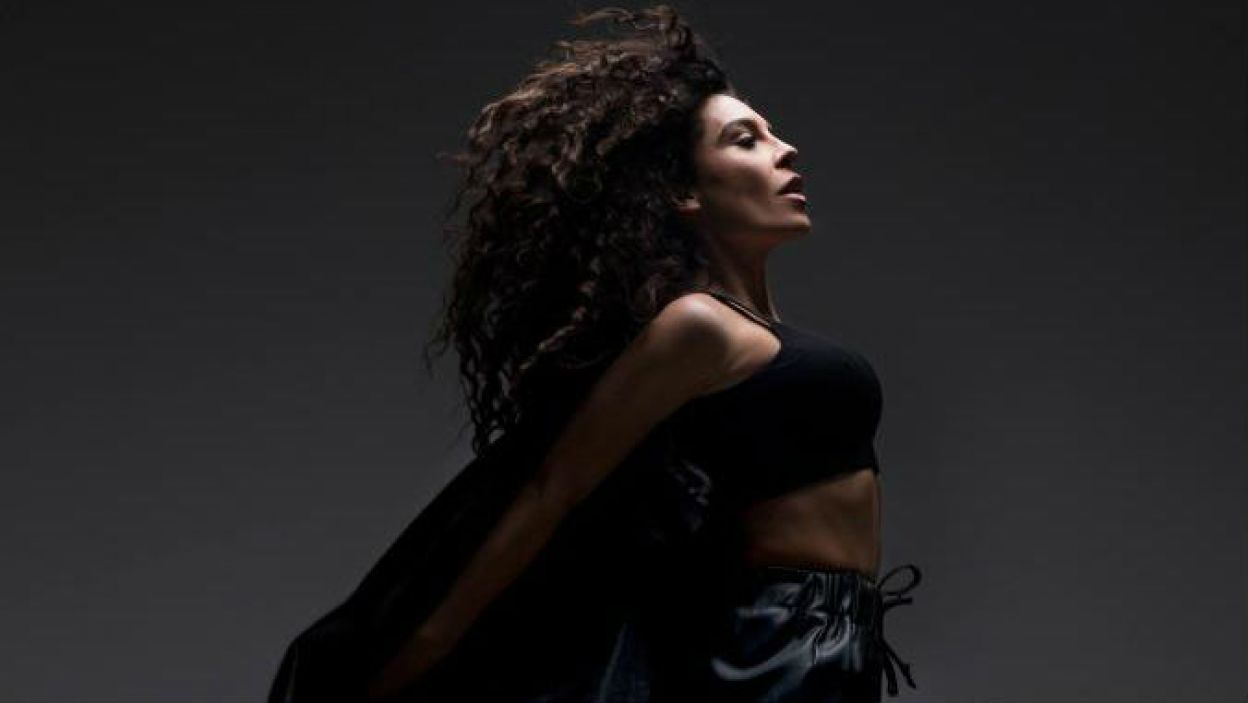 Grecja: Janna Terzi to 38-latka z Aten. Wokalistka upodobała sobie gatunki pop i laiko (fot. Eurovision.tv)