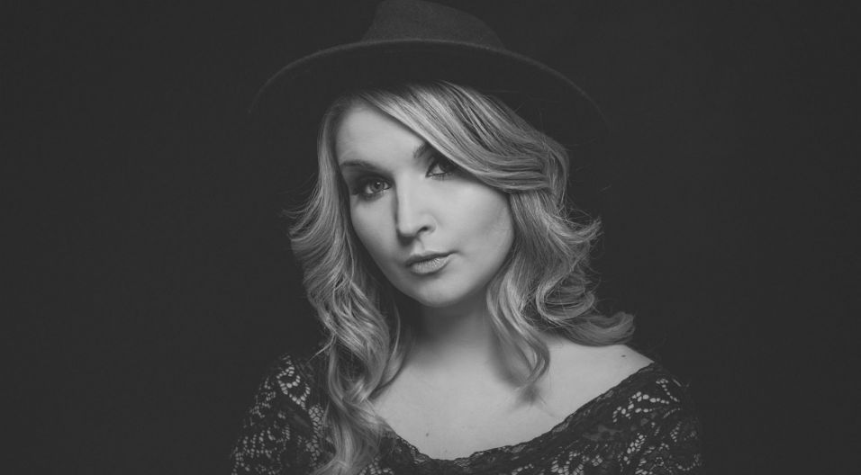 Karolina Leszko to jedna z uczestniczek „The Voice of Poland”. W Opolu zaśpiewa „Oboje wiemy” (fot. TVP)