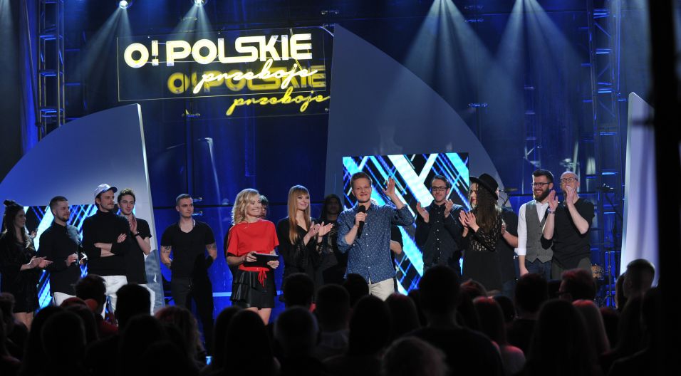 Chwila napięcia w oczekiwaniu na wyniki głosowania widzów... (fot. Natasza Mludzik/TVP)
