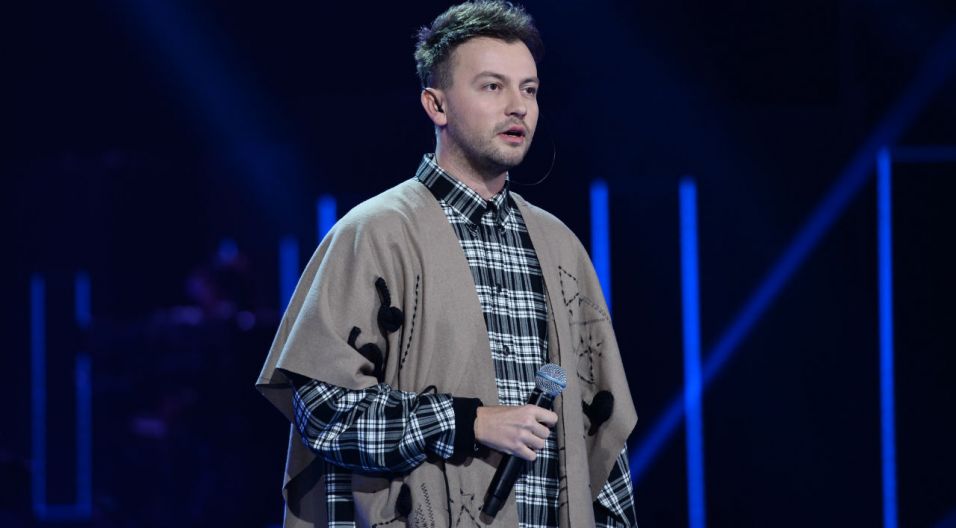 Arek Kłusowski wykonał utwór „To już za nami” (fot. TVP)