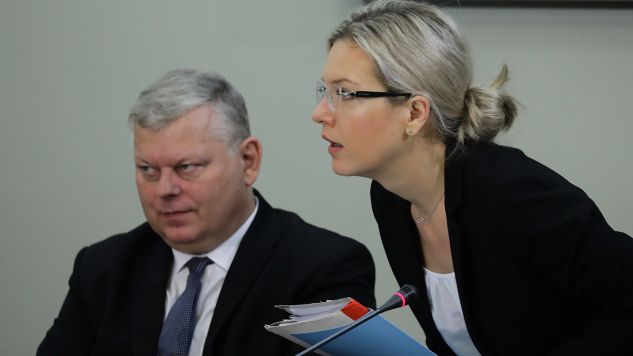 Przewodnicząca komisji, posłanka PiS Małgorzata Wassermann (P) i poseł PiS Marek Suski (L) (fot. PAP/Tomasz Gzell)
