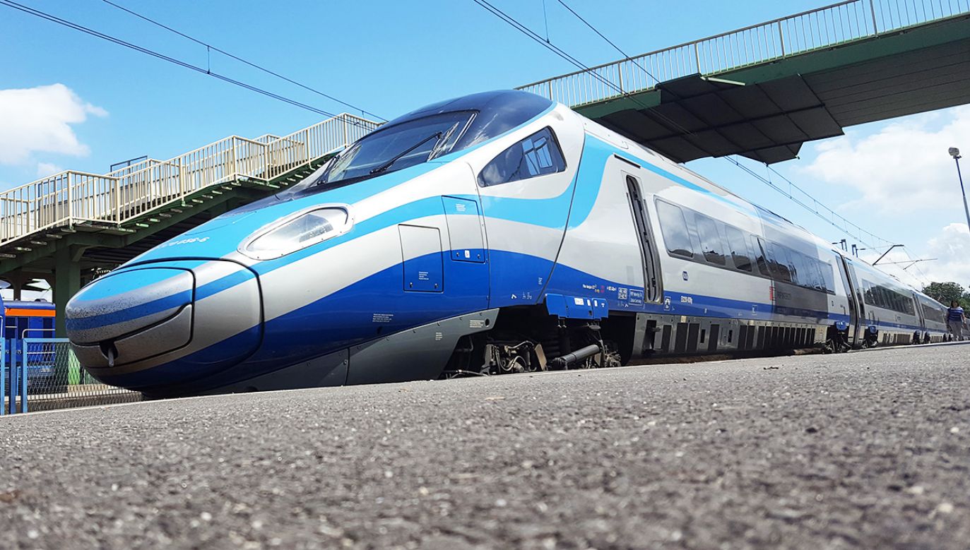 PKP Intercity wyłączyło z eksploatacji sześć składów Pendolino (fot. Shutterstock/ThePixel)