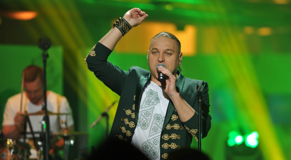Zespół Golec uOrkiestra zawsze wnosi na scenę żywiołowość (fot. Natasza Młudzik/TVP)