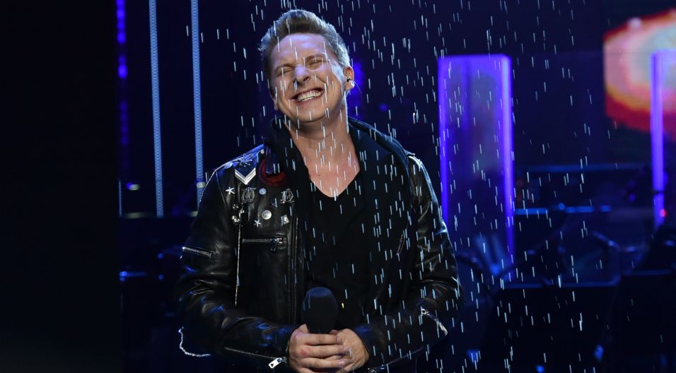 Laureat drugiego miejsca w pierwszej edycji „The Voice of Poland” na opolskiej scenie zaśpiewał utwór „Pomimo burz” (fot. Ireneusz Sobieszczuk)