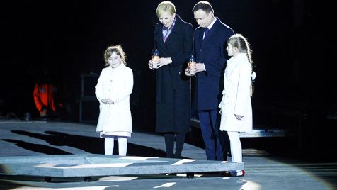 Andrzej Duda podczas ceremonii wręczenia odznaczeń państwowych Polakom ratującym Żydów (fot. PAP/Darek Delmanowicz)