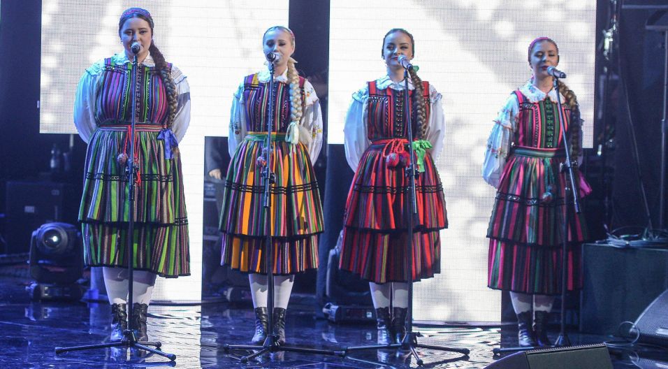 Zespół Tulia kultywuje tradycje muzyki ludowej. Cztery wokalistki wykonają folkową kompozycję „Jeszcze cię nie ma” (fot.PAP)