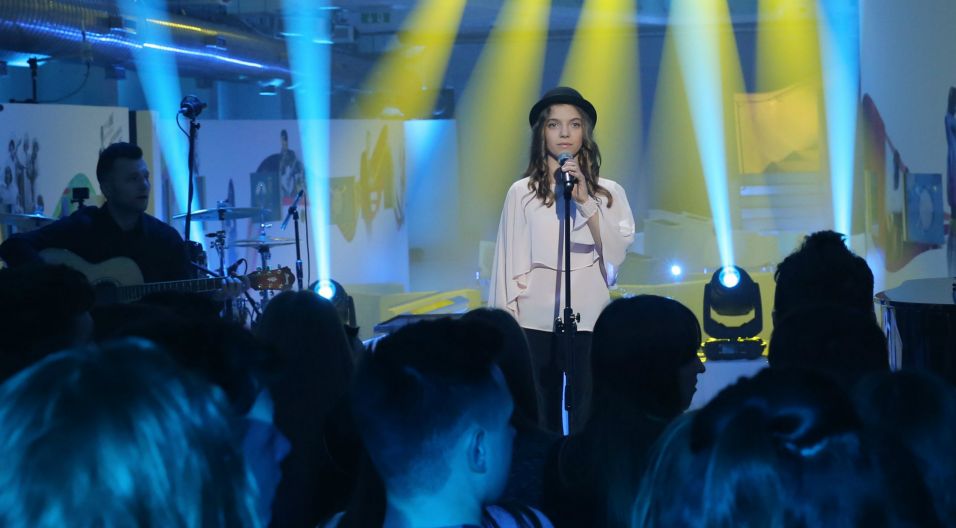 Ma na koncie sukces, bo piosenką „Jak kropla” wygrała Eurowizję Junior 2016 tzw. drugiej szansy (fot. Natasza Młudzik/TVP)