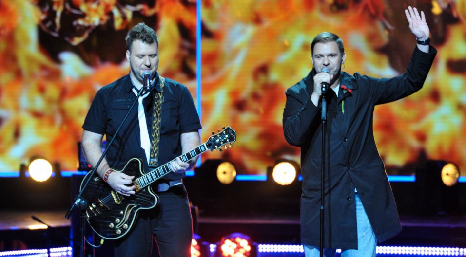 Duet Pączki w Tłuszczu, tworzą znany aktor Tomasz Karolak i muzyk Bartosz Miecznikowski. Zaprezentują piosenkę „Kiedy rozum śpi” (fot.PAP)