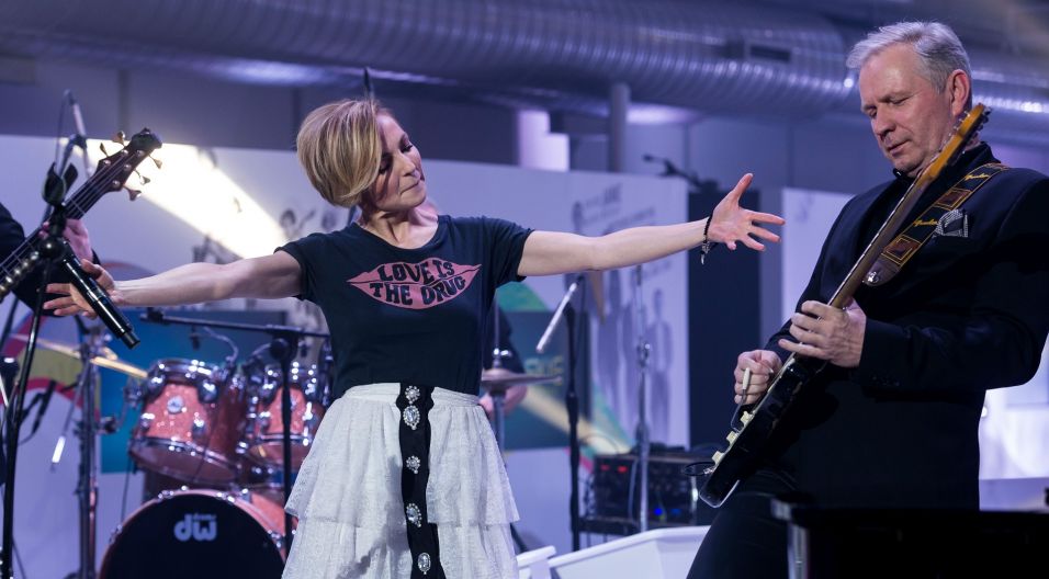 W programie musiała ocenić dwoje aspirujących artystów (fot. Jan Bogacz/TVP)