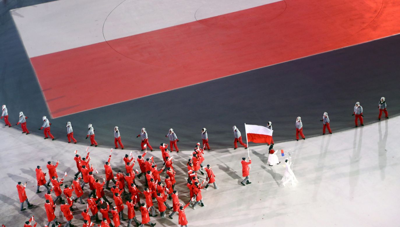 Reprezentacja Polski na ceremonii otwarcia Igrzysk Olimpijskich w Pjongczang (fot. PAP/EPA/DIEGO AZUBEL)