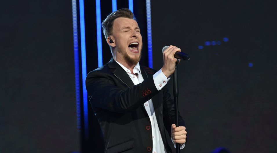 „Swoje szczęście znam” to pierwsza piosenka Feel po rocznej przerwie w nagrywaniu. Najlepsi debiutanci z 2008 roku wciąż zachwycają opolską publiczność (fot. Ireneusz Sobieszczuk/TVP)