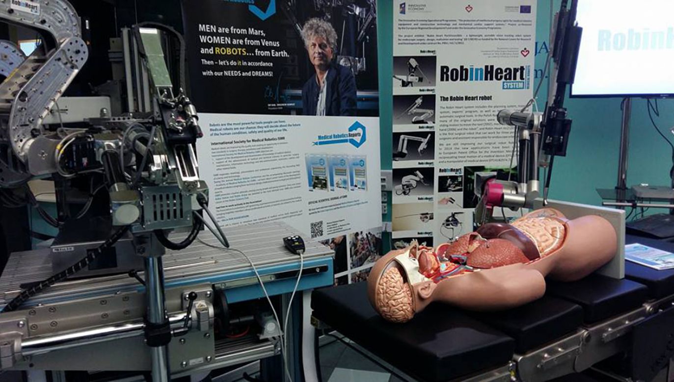 Naukowcy chcą stworzyć narzędzie, które pozwoli  chirurgowi poczuć tkanki dotykane przez robota (fot. Facebook/Fundacja Rozwoju Kardiochirurgii im. prof. Zbigniewa Religi)