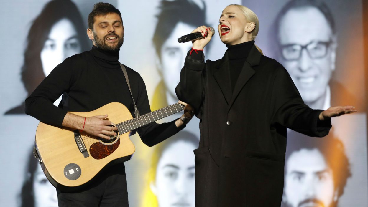 Francja: Zespół Madame Monsieur tworzy duet: Émilie Satt i Jean-Karl Luca. „Mercy” to tytuł ich konkursowej piosenki (fot. PAP)