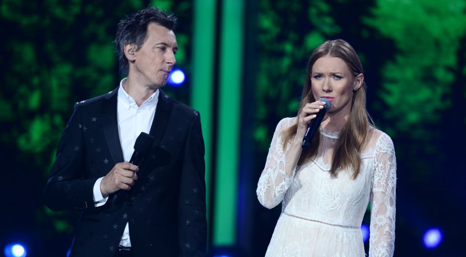 Katarzyna Dąbrowska i Maciej Miecznikowski wspólnie zaśpiewali utwór Grzegorza Turnaua do słów Michała Zabłockiego „Naprawdę nie dzieje się nic” (fot. Jan Bogacz/TVP)