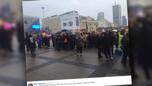 Frekwencja na warszawskim „czarnym marszu” (fot. twitter.com/Marcin Makowski)